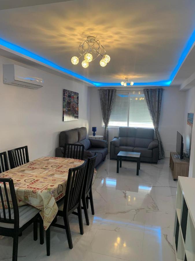 ולנסיה Lovely Three Rooms מראה חיצוני תמונה
