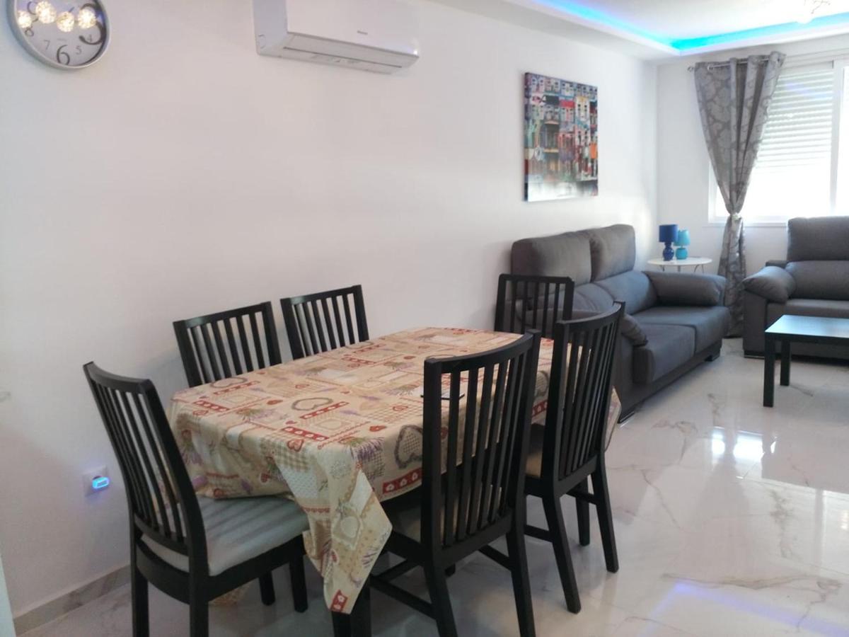 ולנסיה Lovely Three Rooms מראה חיצוני תמונה